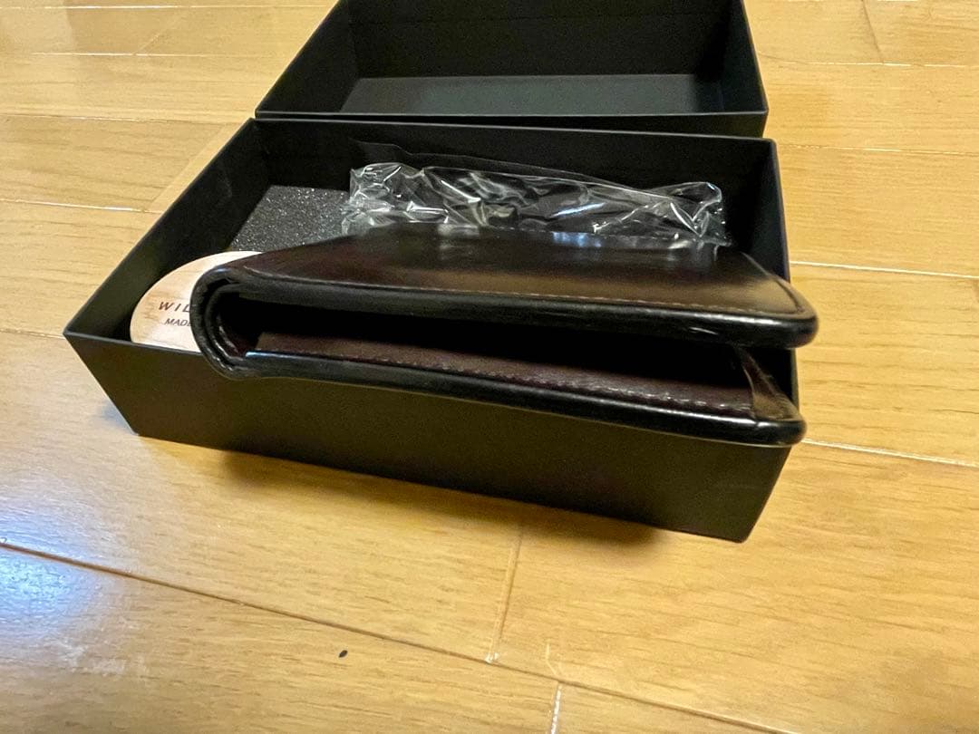 ワイルドスワンズ GROUNDER グラウンダー チョコ 王冠ロゴ 二つ折り財布