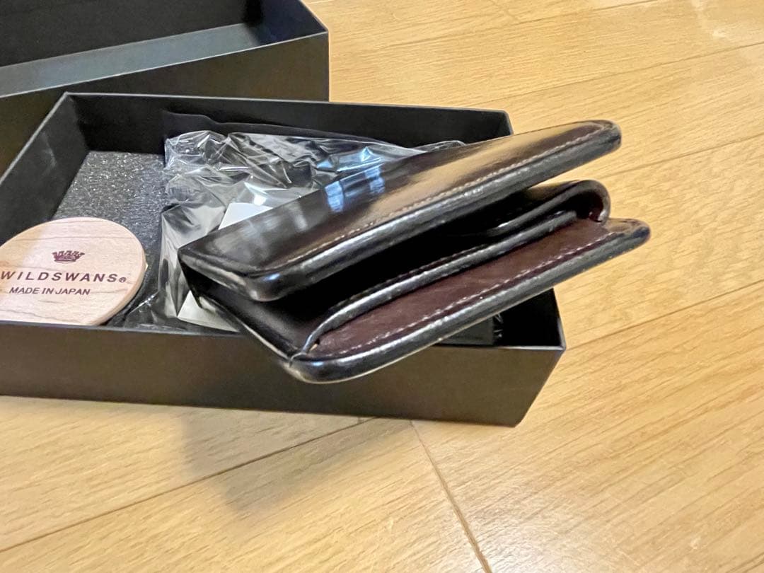 ワイルドスワンズ GROUNDER グラウンダー チョコ 王冠ロゴ 二つ折り財布