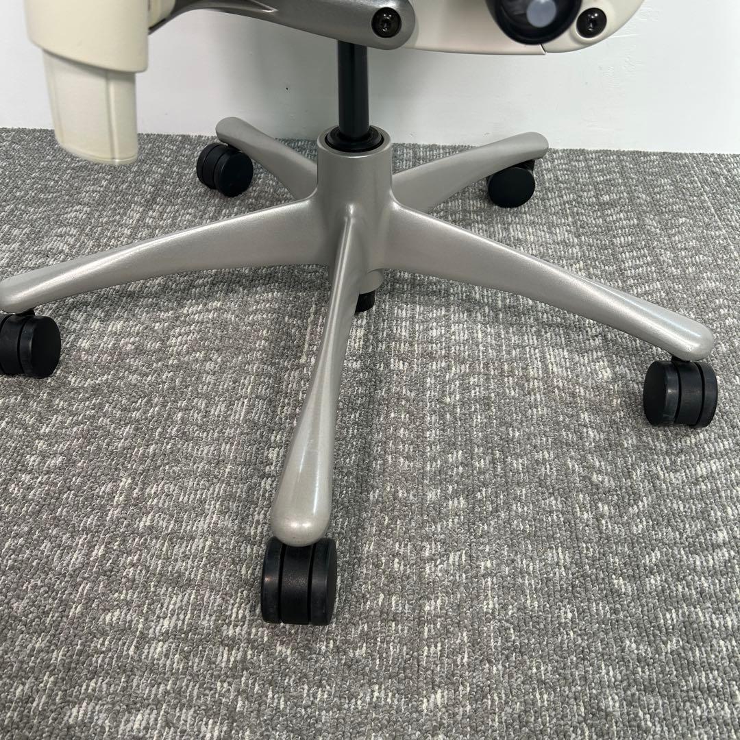 H エンボディチェア ハーマンミラー ホワイト Embody ネイビー