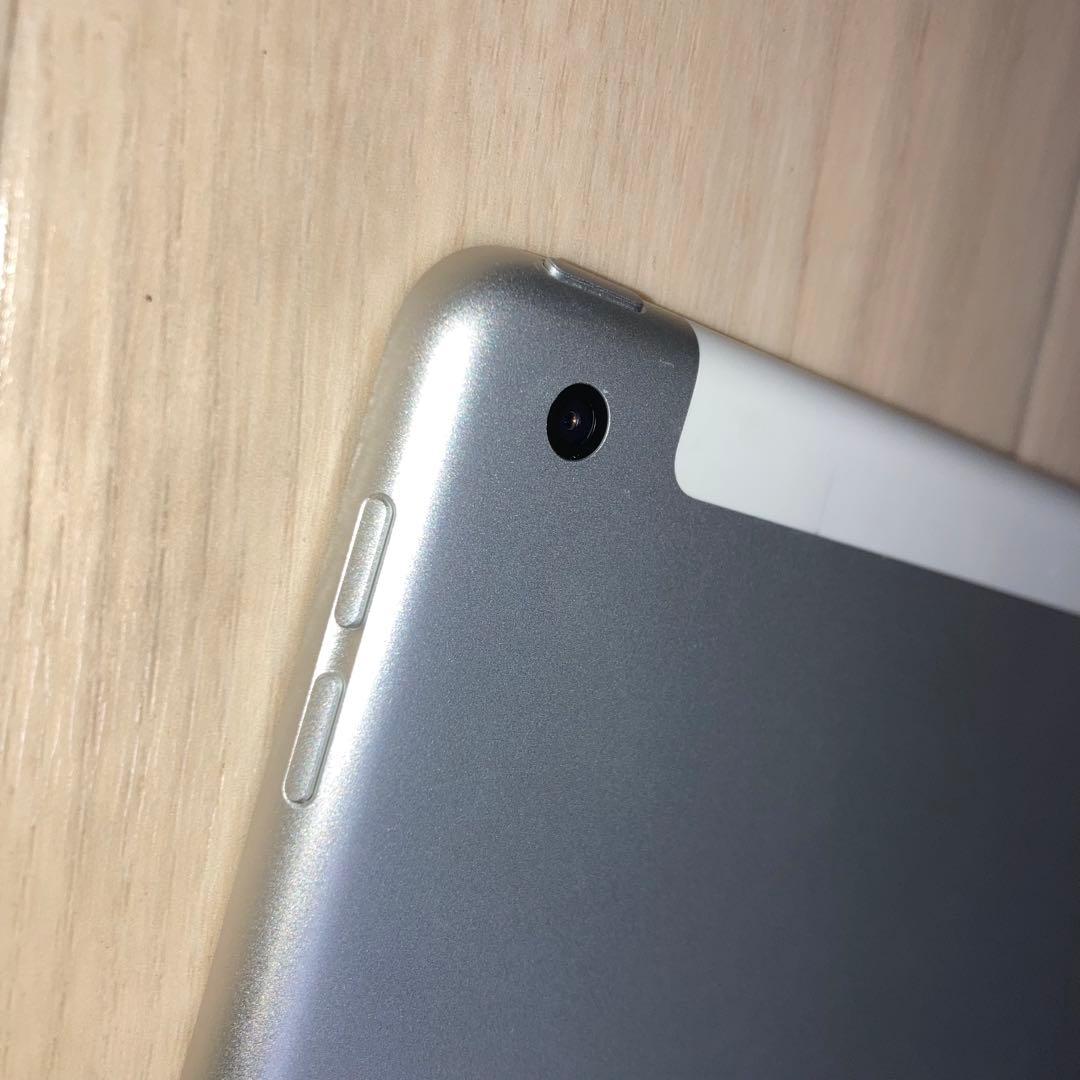 iPad 第8世代 セルラーモデル 32GB シルバー