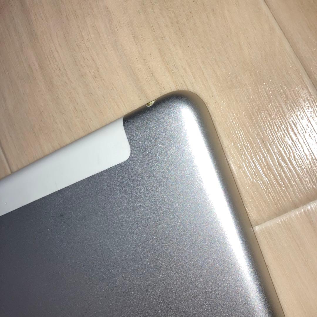 iPad 第8世代 セルラーモデル 32GB シルバー