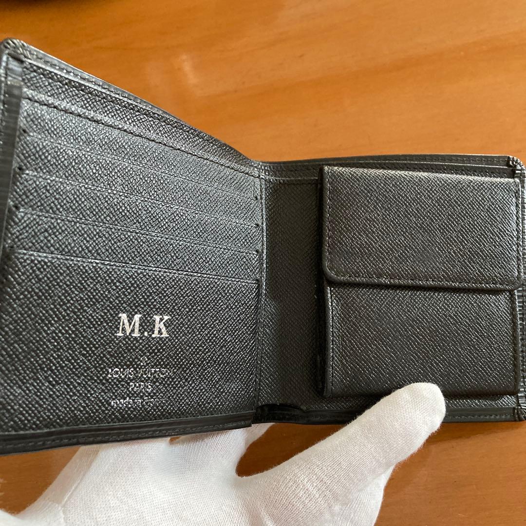 Louis Vuittonエピ黒財布