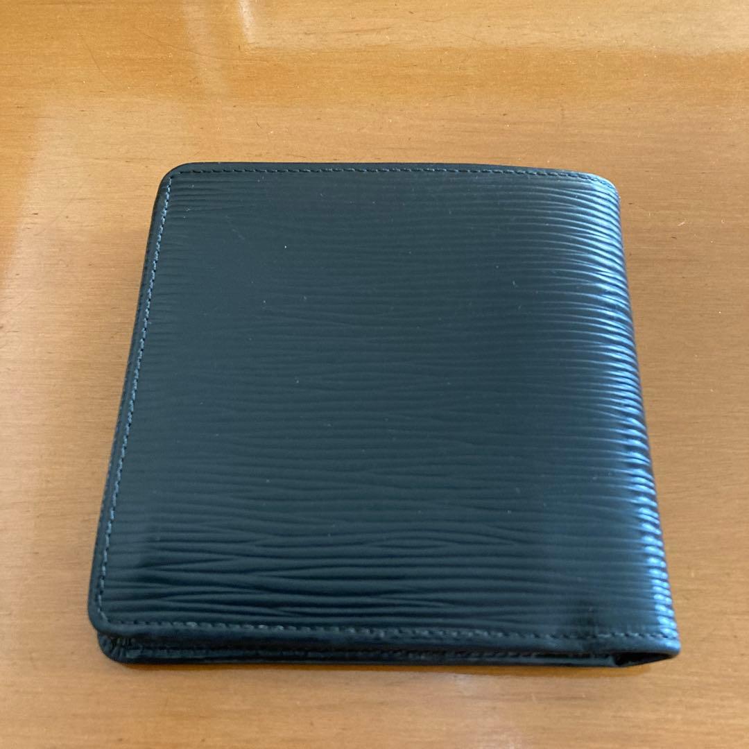 Louis Vuittonエピ黒財布