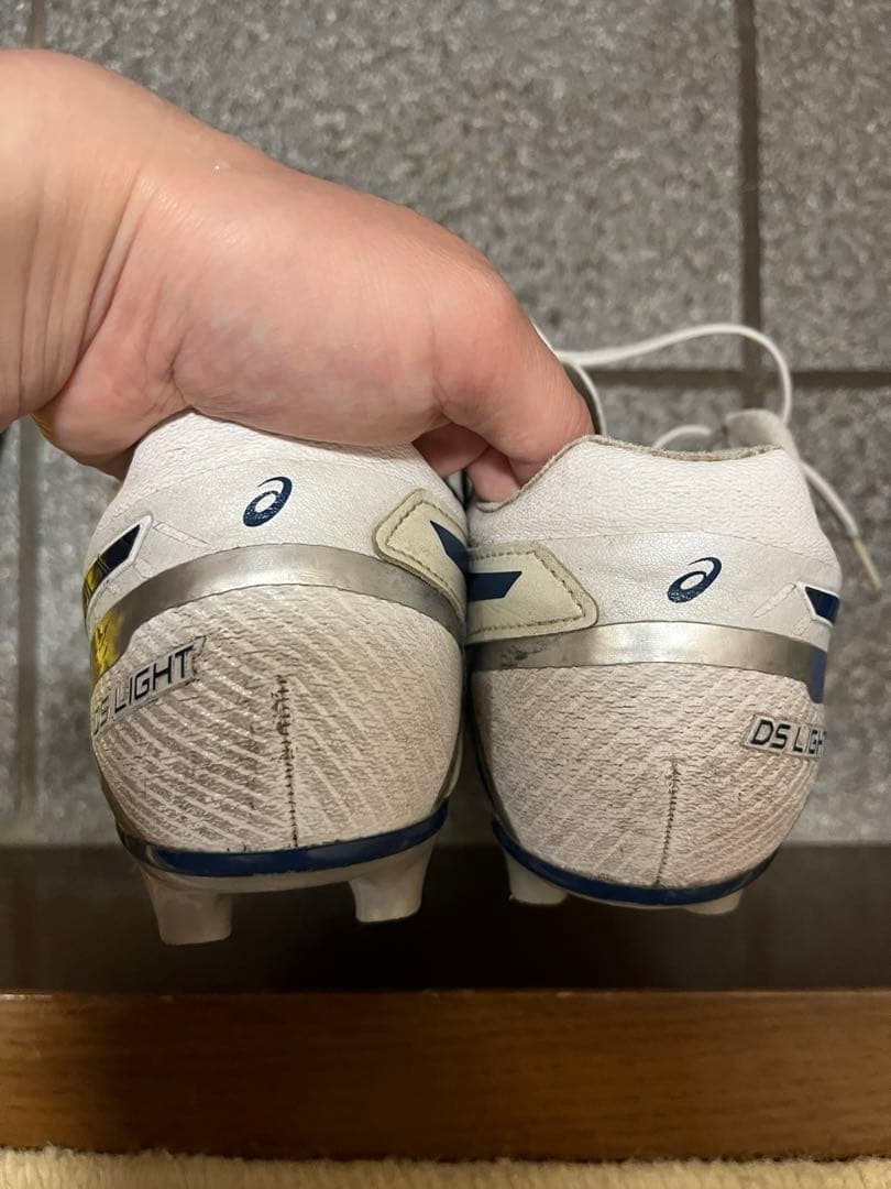 アシックス DS LIGHT WIDE 24.0cm 1103A080 白×紺