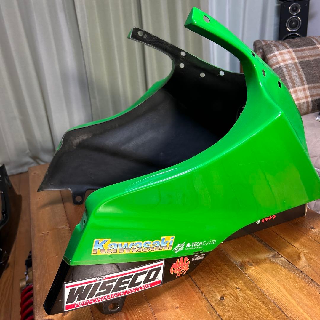 GPZ900R FRP製 ルーバー付アッパーカウル 1102