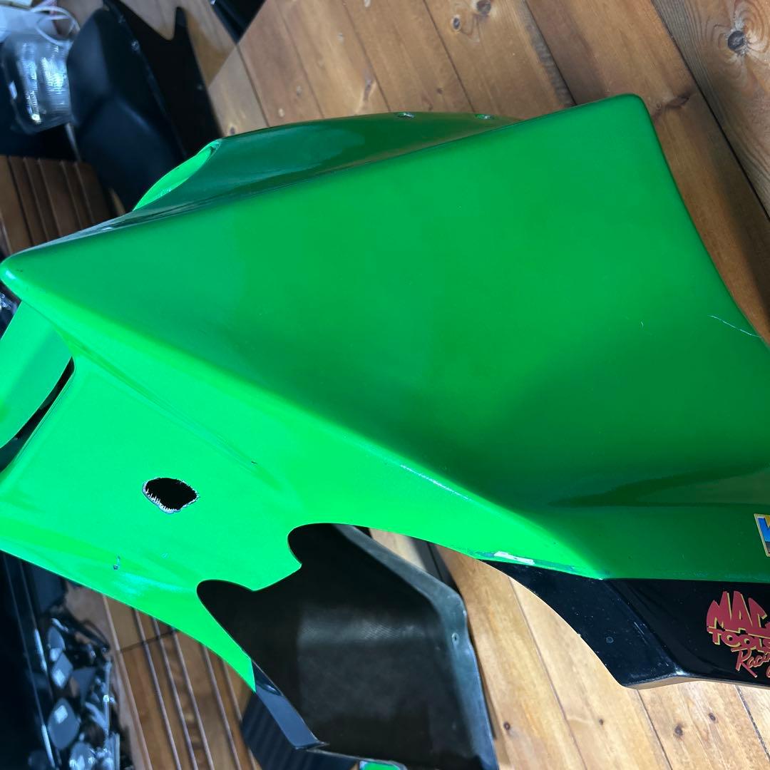 GPZ900R FRP製 ルーバー付アッパーカウル 1102