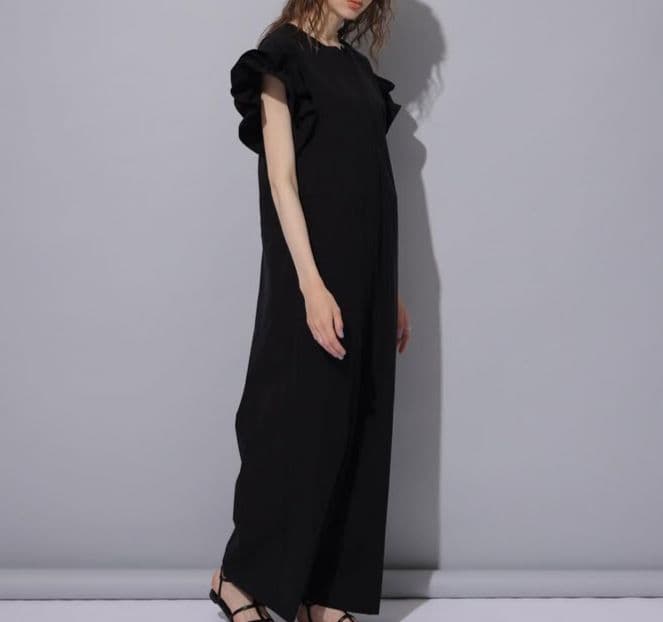 CADUNE 川上桃子コラボ　フリルオールインワン