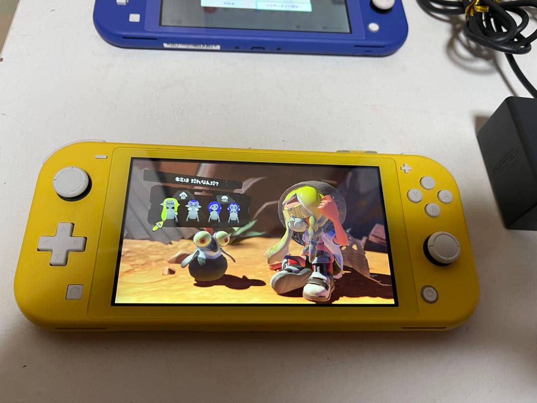 Nintendo Switch HDH-001 2台まとめて売りです。