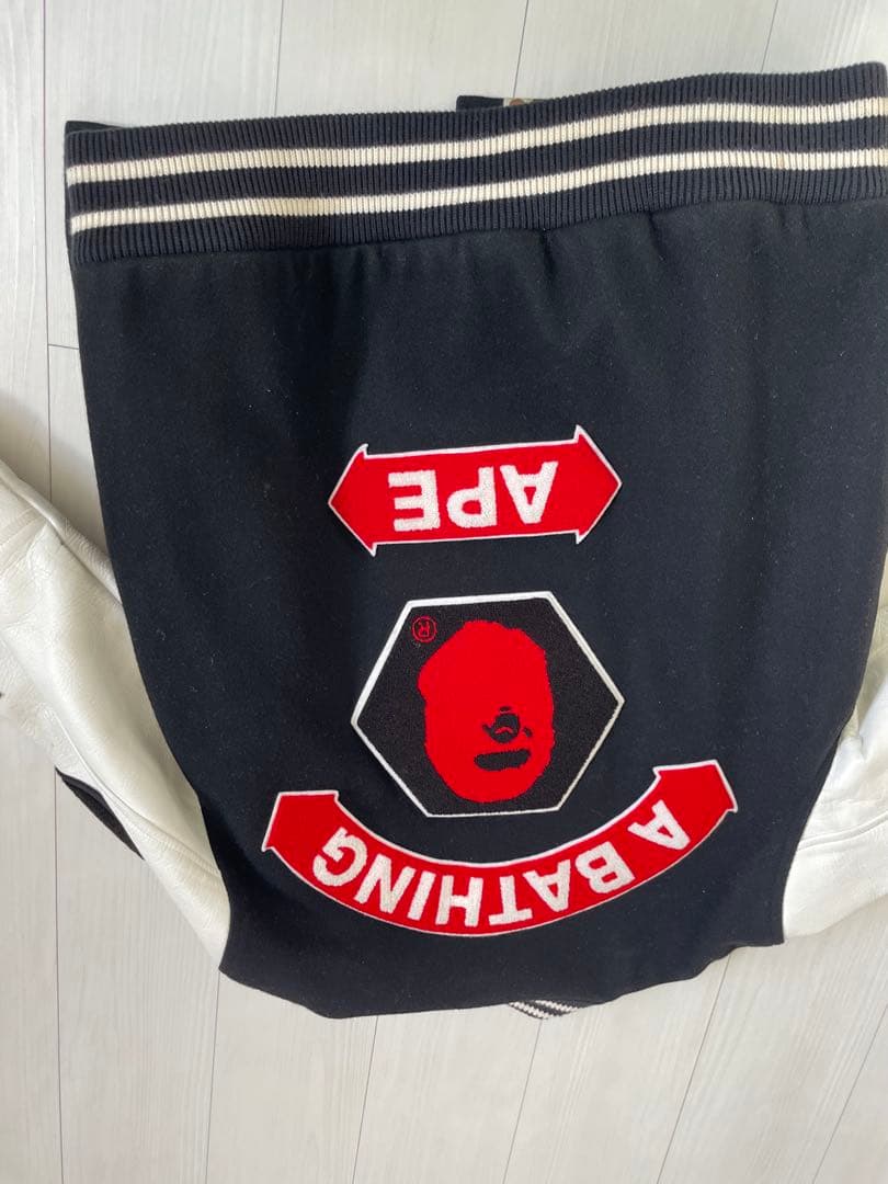 A BATHING APE スタジャン サイズL ナンバリングあり