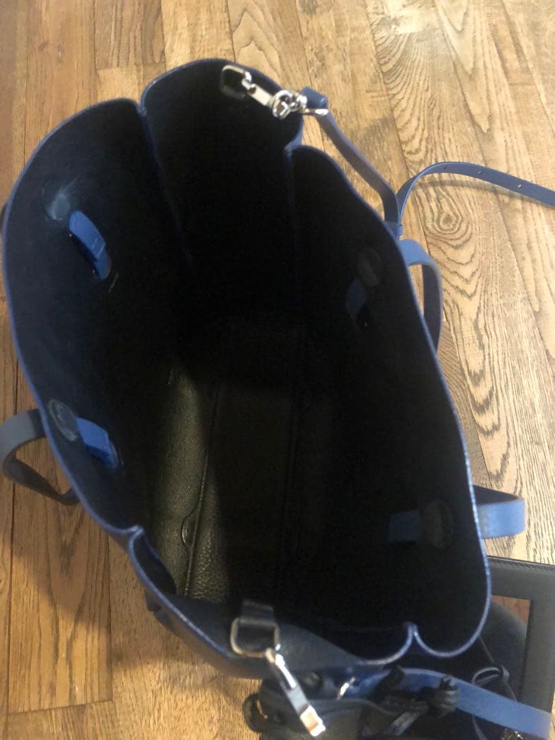 気まぐれセール　BALENCIAGA レザー ショルダーバッグ　エブリデイトート