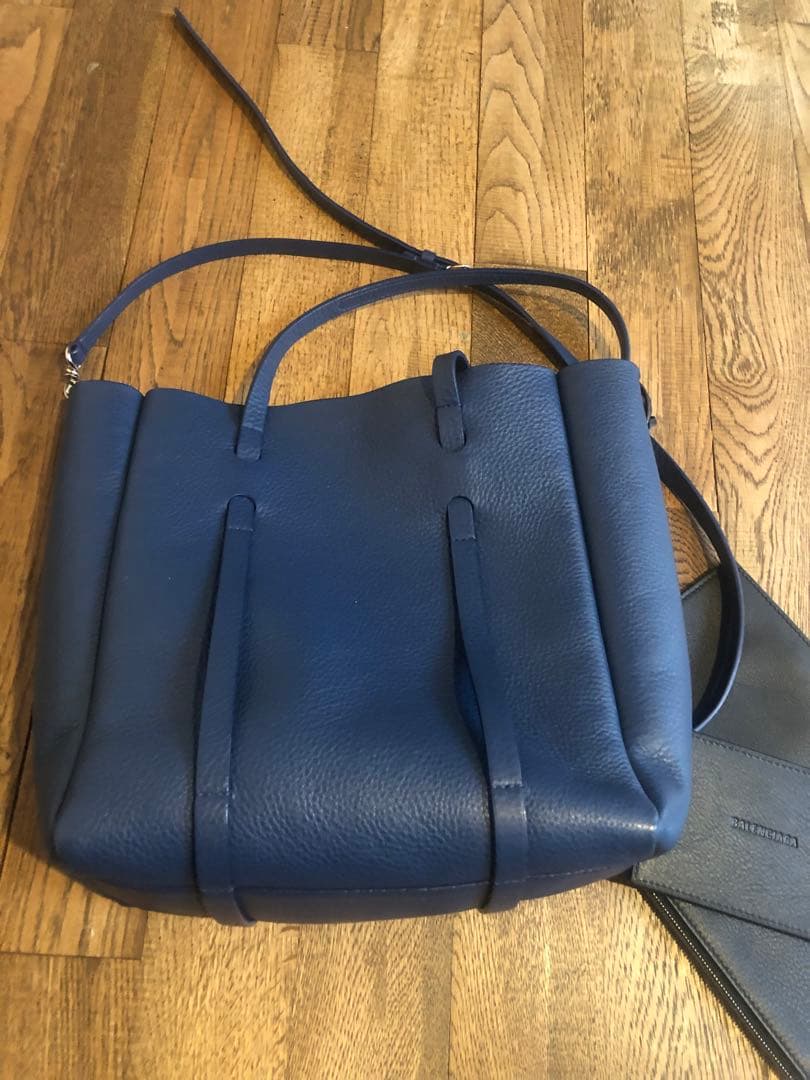 気まぐれセール　BALENCIAGA レザー ショルダーバッグ　エブリデイトート