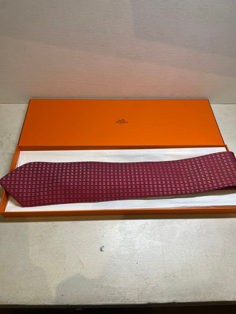 【極美品】HERMES バーガンディ H総柄ネクタイ　結婚式向け