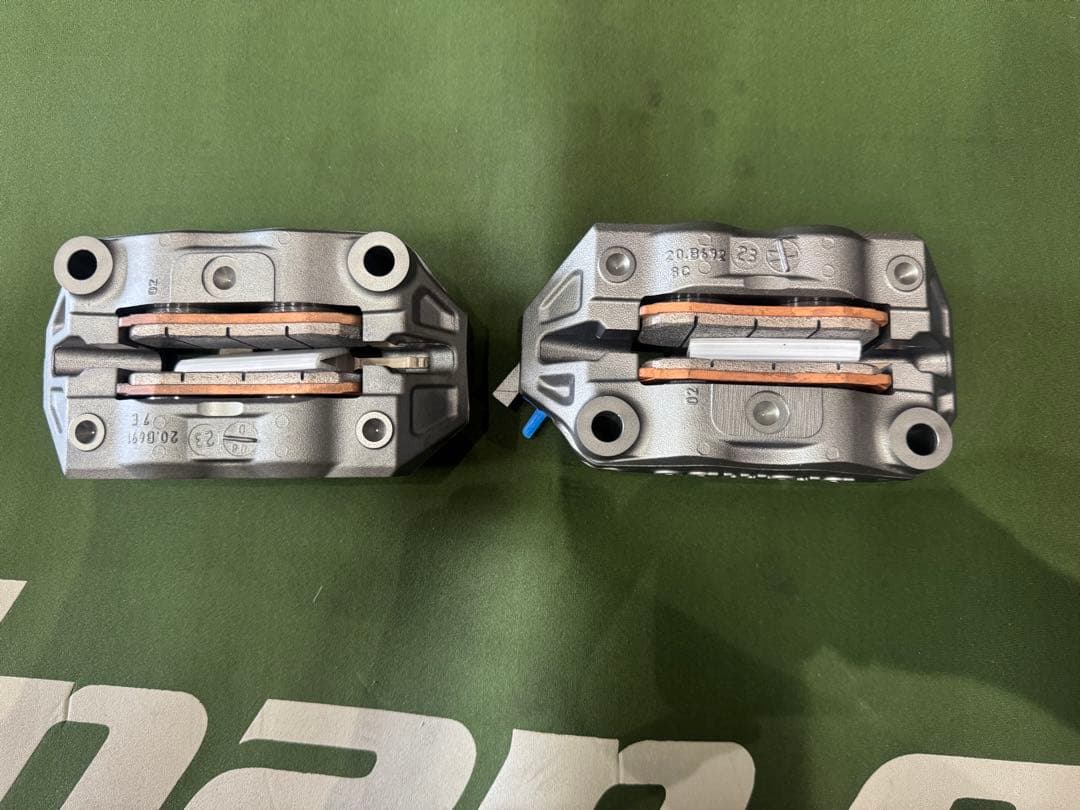 Z900RS SE 純正ブレンボキャリパー　brembo