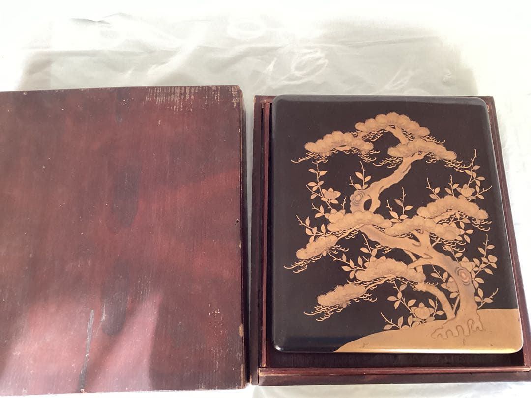 漆塗文箱 五葉松と橘花の金蒔絵　梨子漆塗　硯石・水滴付　硯箱　アンティーク　木箱
