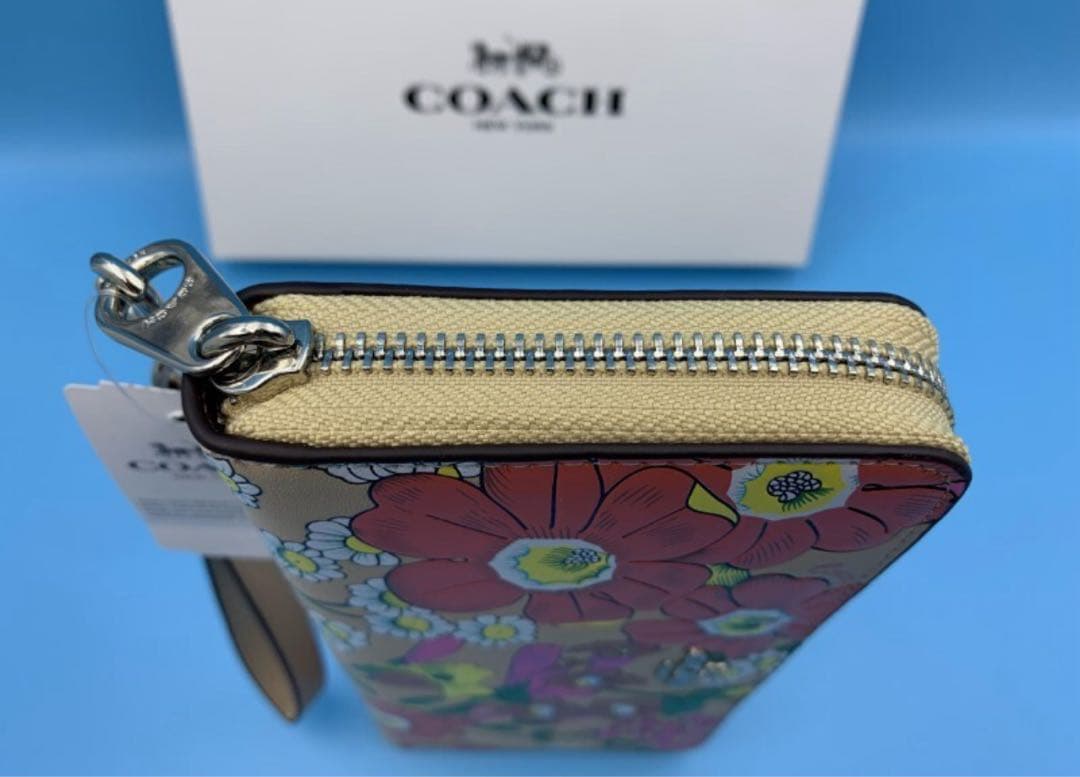 【新品未使用】COACH フラワー　長財布　花柄　派手柄　フローラル