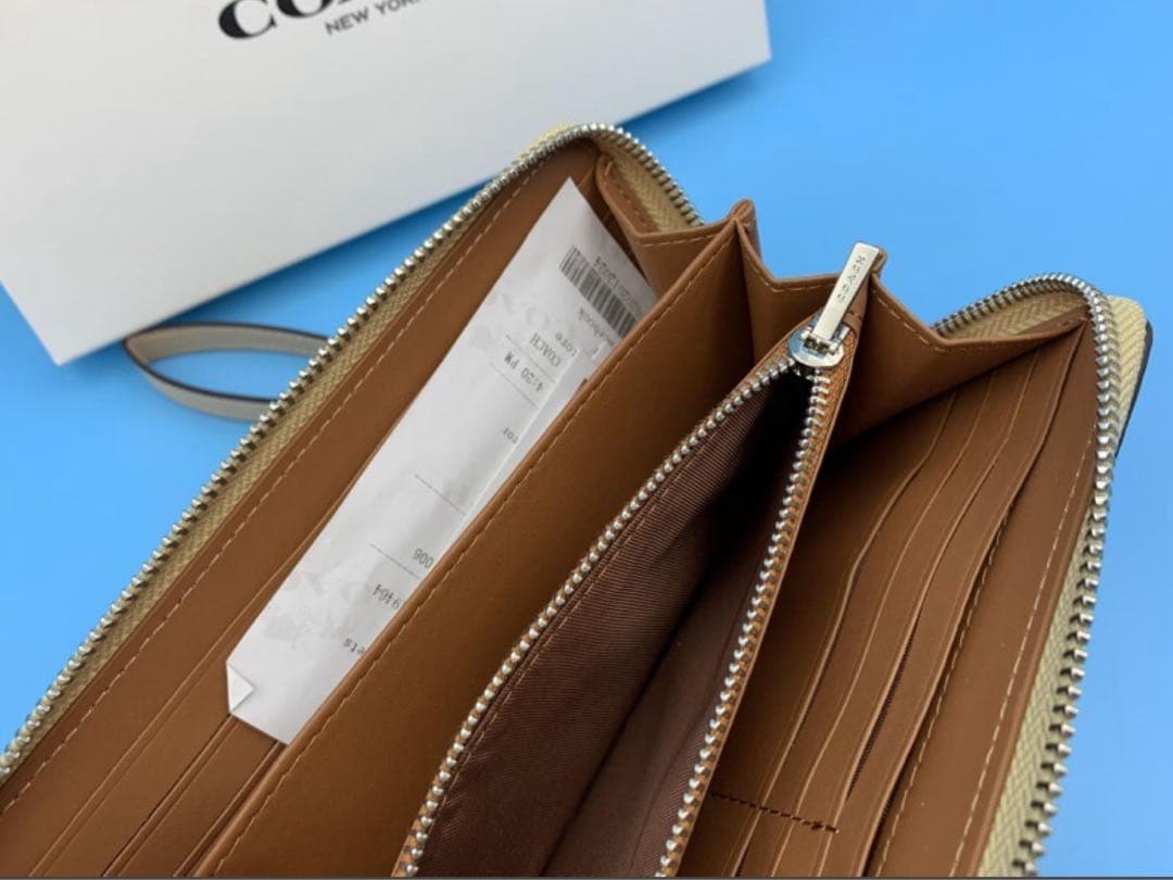 【新品未使用】COACH フラワー　長財布　花柄　派手柄　フローラル