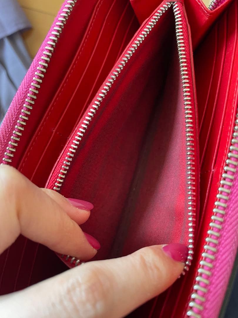 【購入時の証明書付き】クリスチャン ルブタン 長財布　箱は付きません