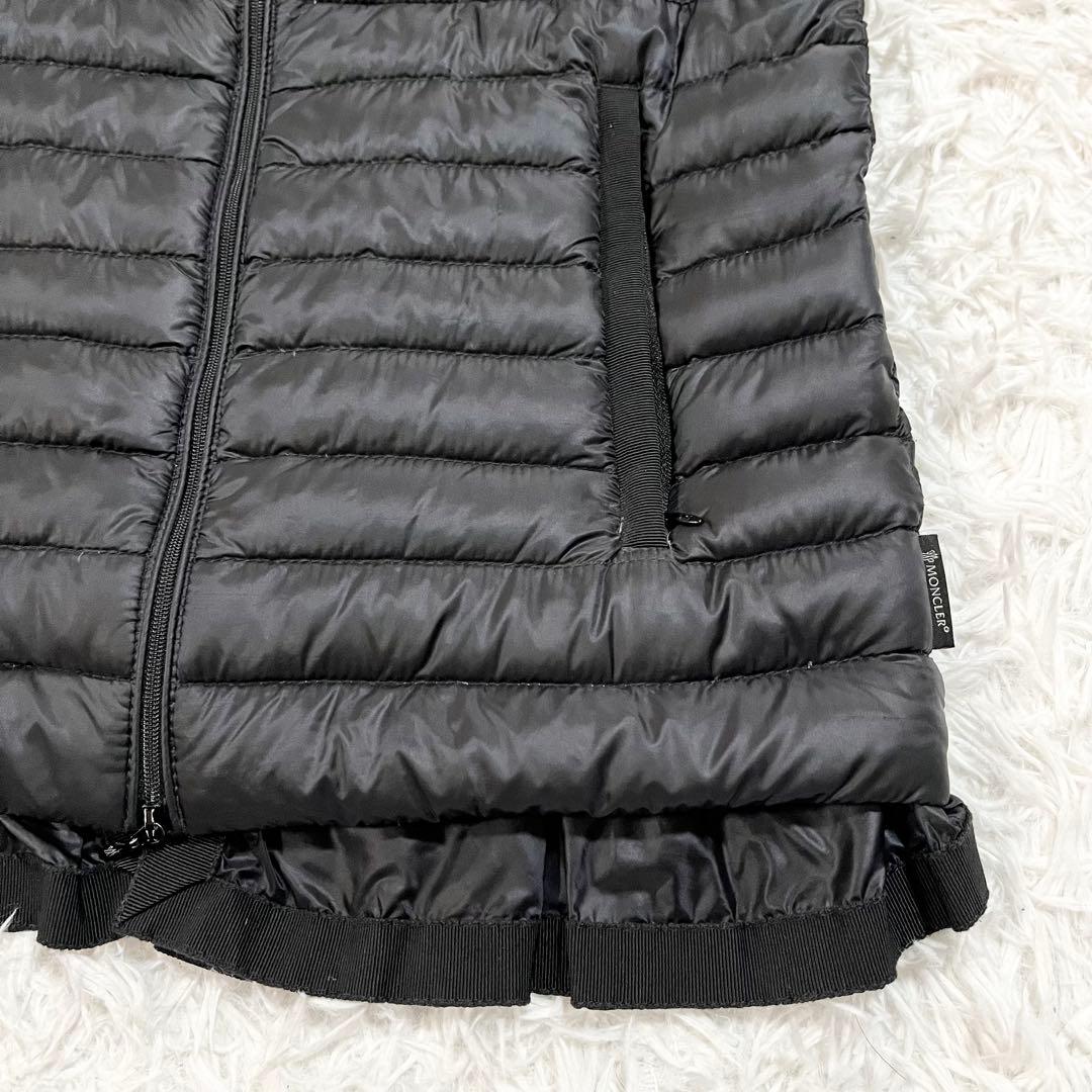美品　MONCLER LUCILA ダウンベスト　フリル　ブラック　0