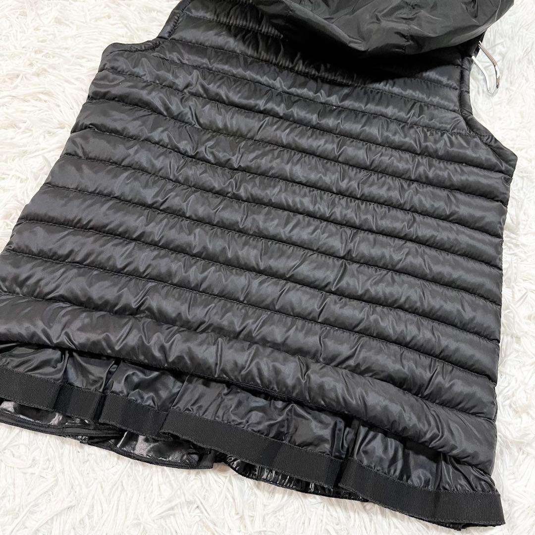 美品　MONCLER LUCILA ダウンベスト　フリル　ブラック　0