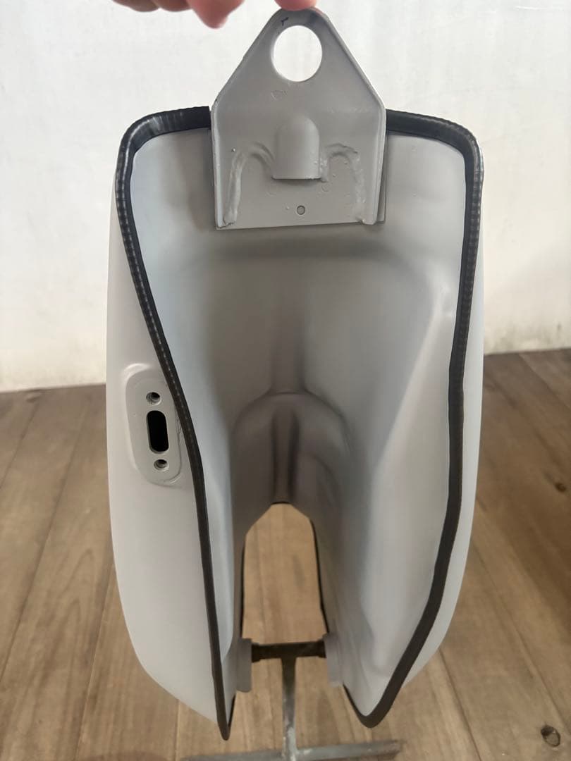 SR400 ガソリンタンク　マットグレー＆ブラック（自家塗装）