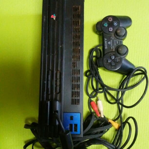 【PS2】プレイステーション2【箱付き】中古　動作確認OK