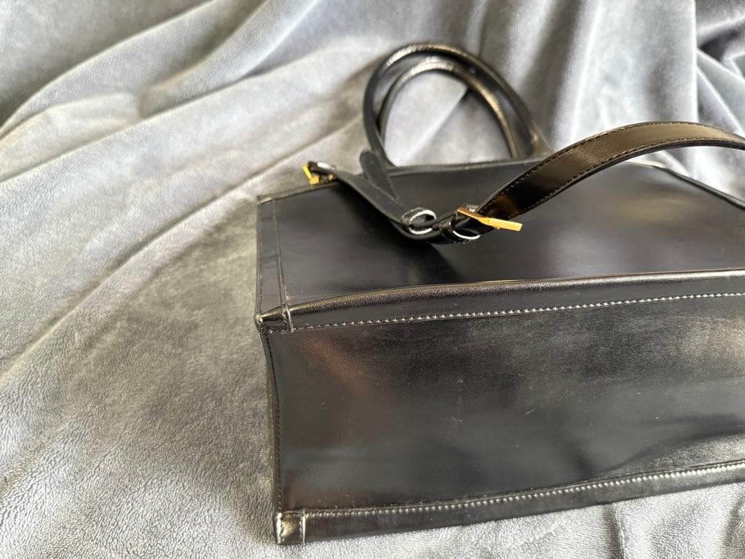 CHARLES & KEITH ラージダブルハンドル トートバッグ