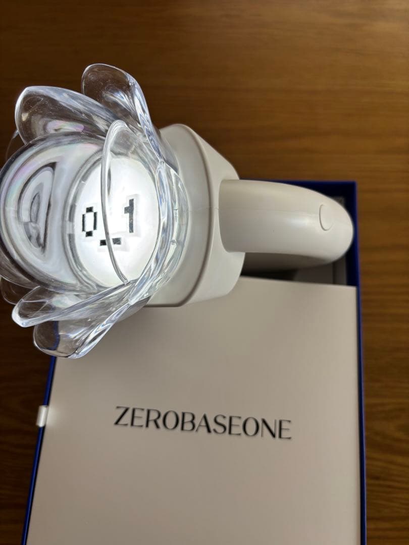 ZEROBASEONE 公式ペンライト