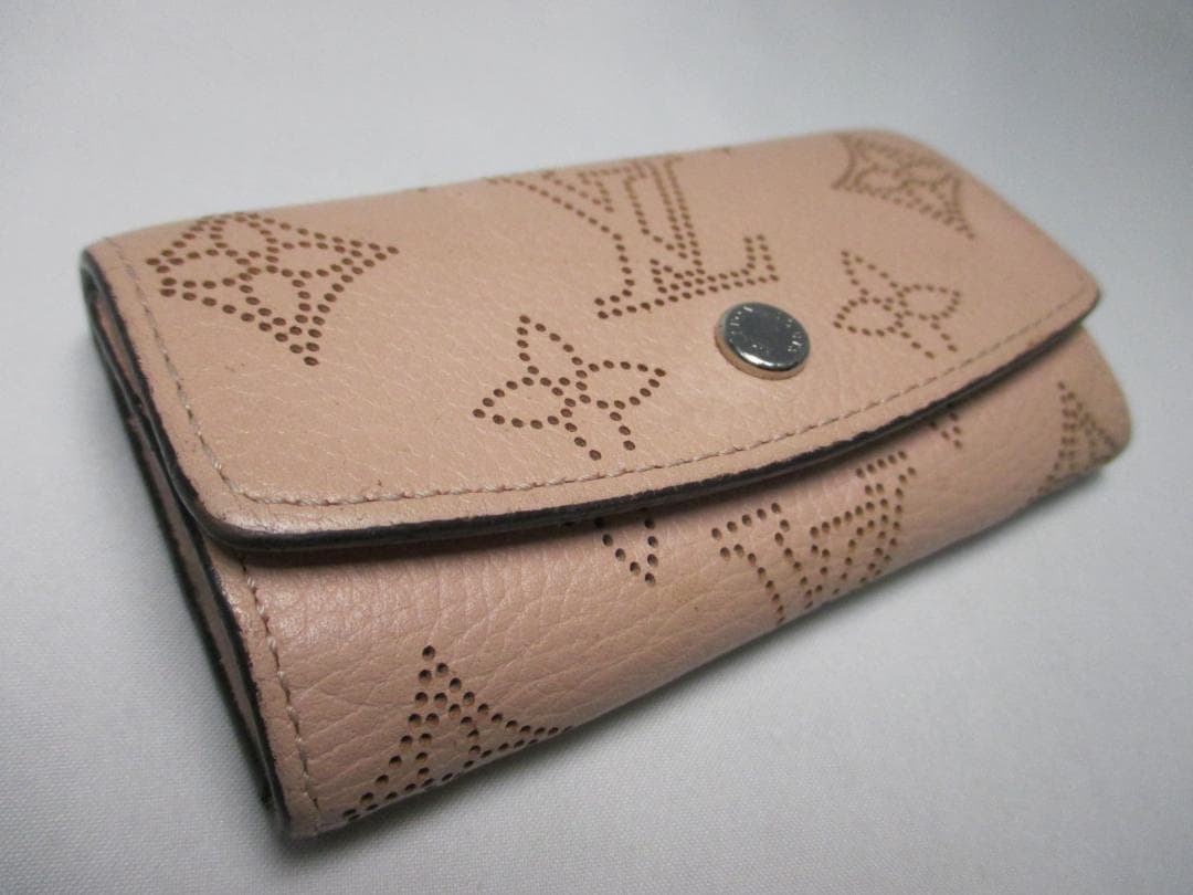 美品 Louis Vuitton ルイ ヴィトン マヒナ 4連キーケース 中古