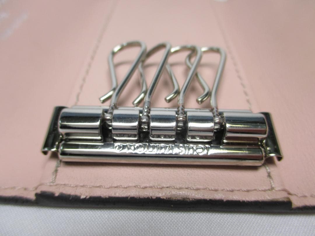 美品 Louis Vuitton ルイ ヴィトン マヒナ 4連キーケース 中古