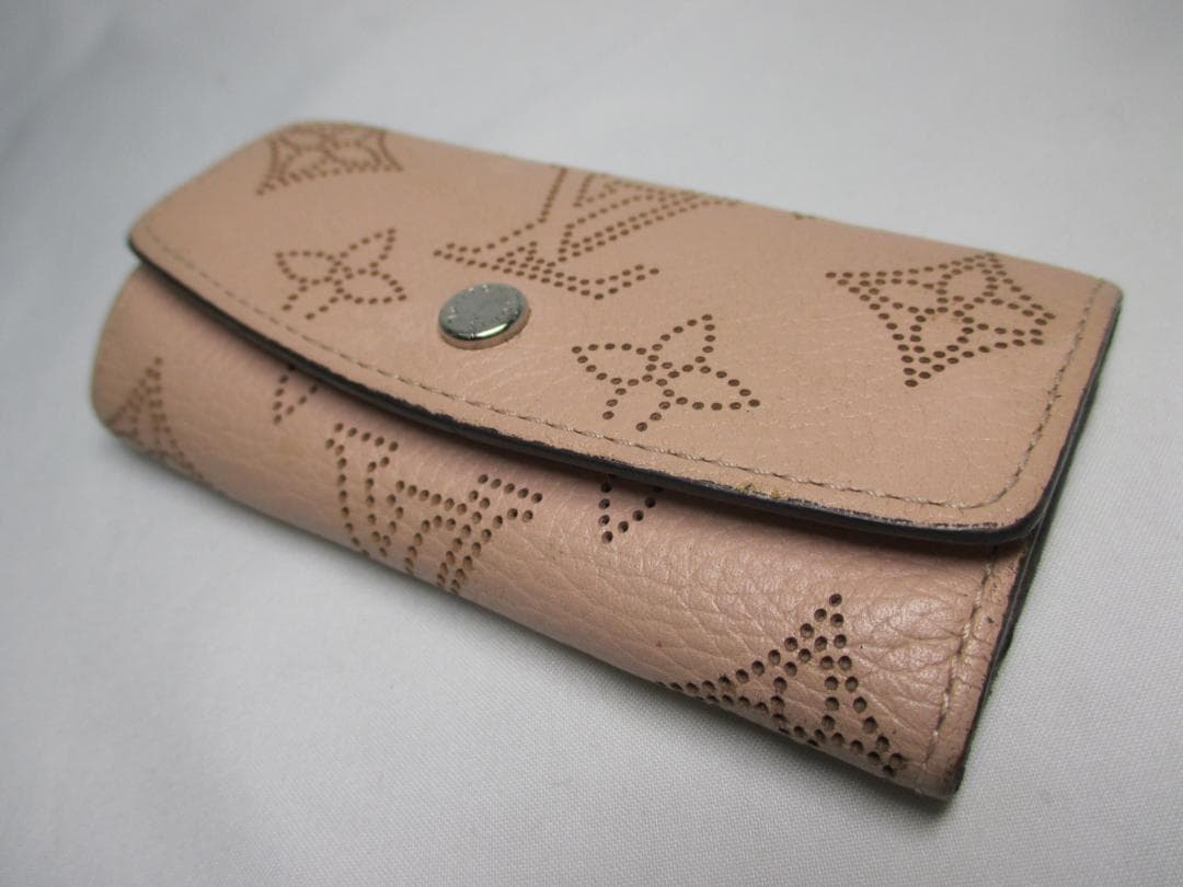 美品 Louis Vuitton ルイ ヴィトン マヒナ 4連キーケース 中古