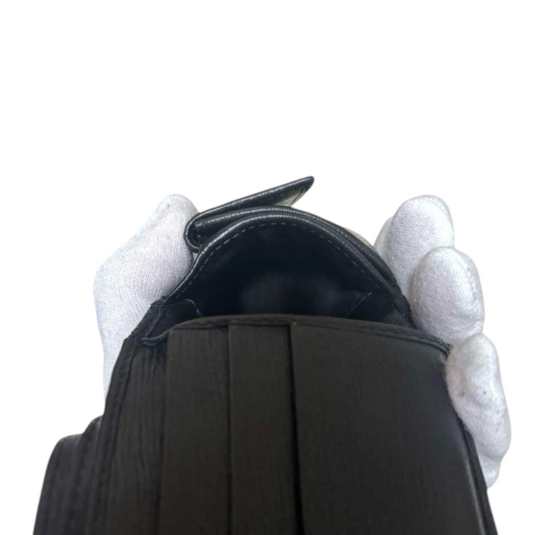 グッチ　折り財布　レザー　ブラック　金属インターロッキング　フラップ