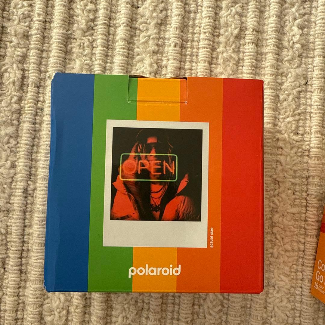 Polaroid Go Camera & Color Go Film 16枚入り
