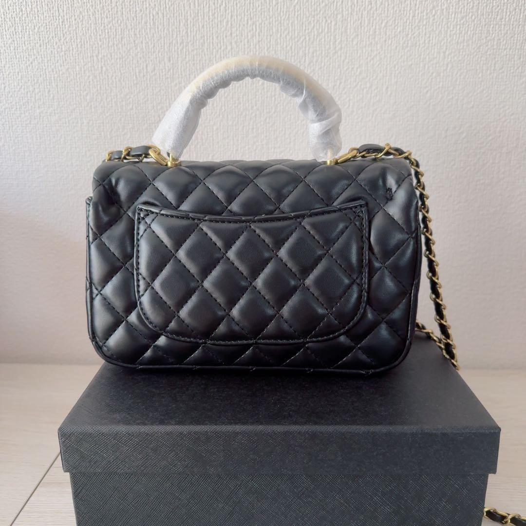 CHANEL ロゴハンドル キルティング ショルダーバッグ ノベルティ