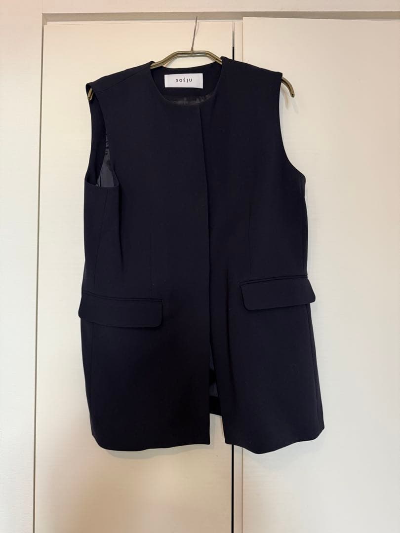 新品未使用☆ソージュ　クルーネックジレ　ネイビー