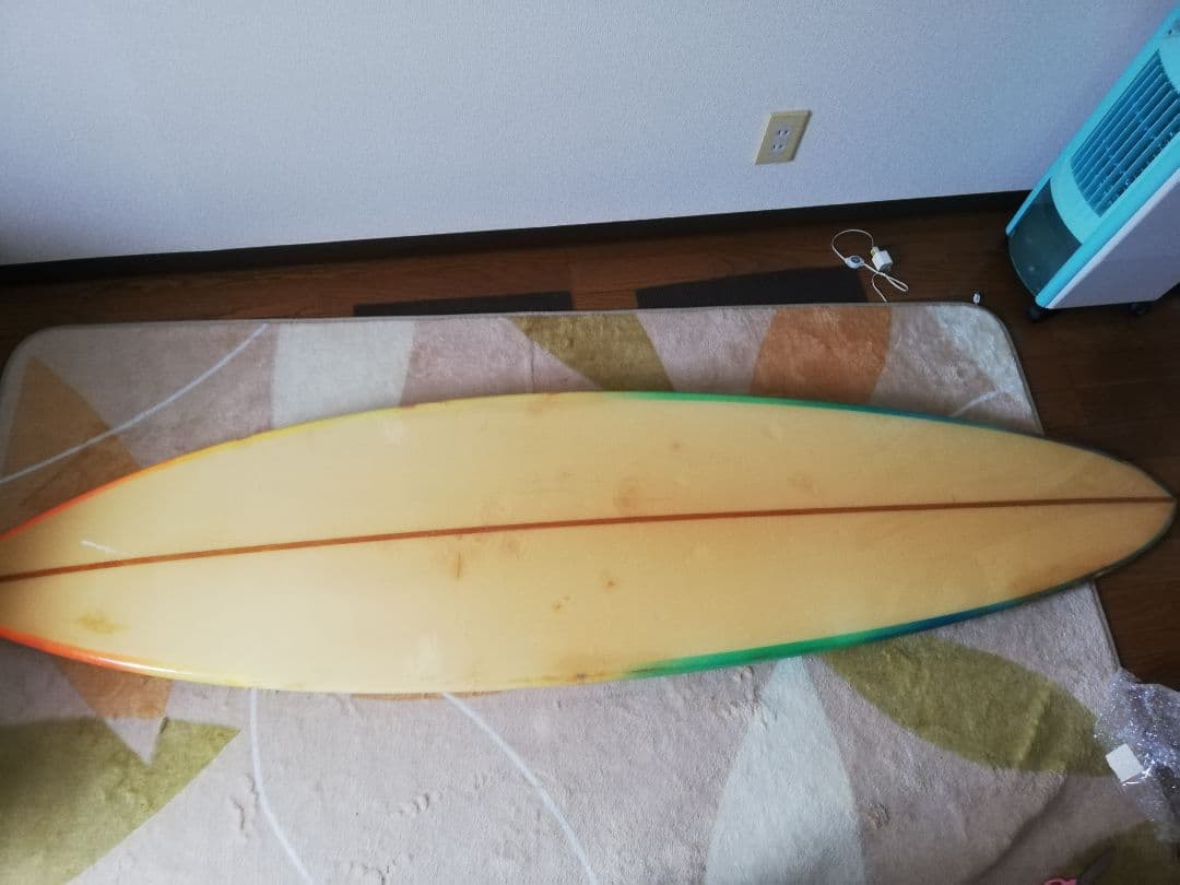 レゲエカラーのサーフボードになります