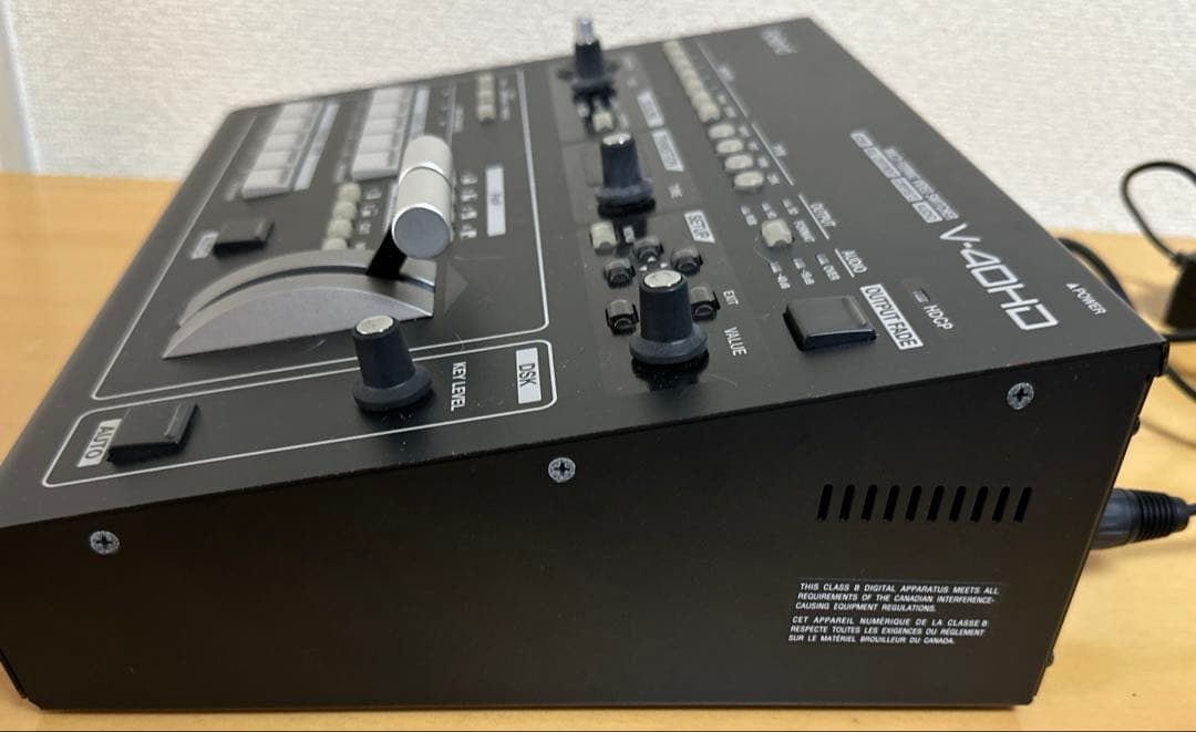 Roland V-40HD ビデオスイッチャー(リコール対象外機器)【中古品】