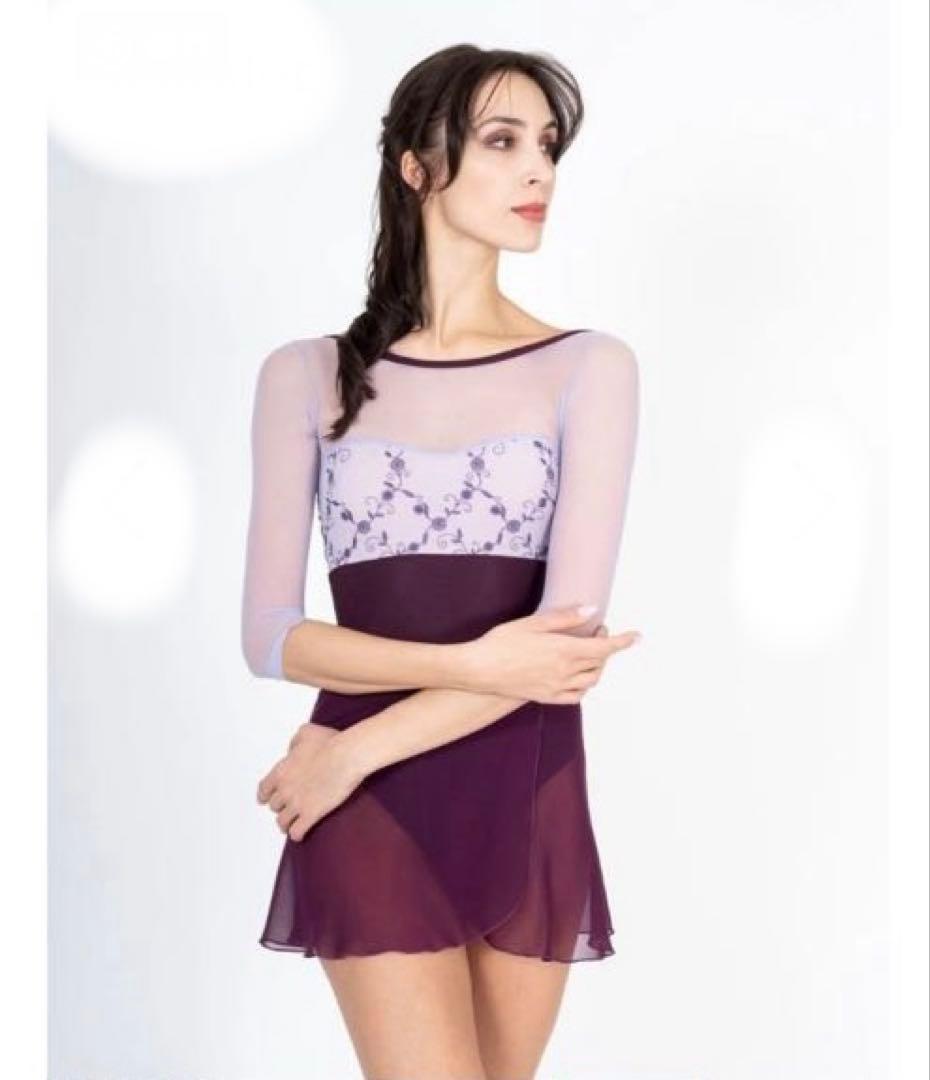 デラロミラノ　バレエ　レオタード　Mサイズ