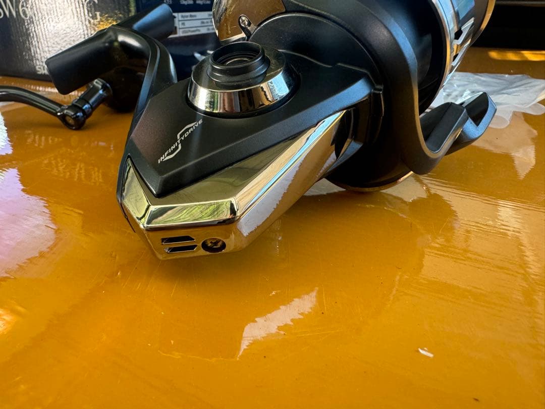 SHIMANO STRADIC SW6000HG リール