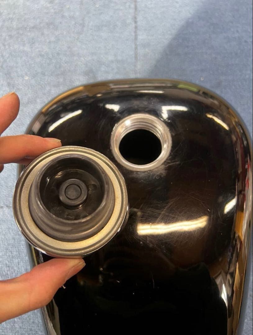 スティード Steed400 ガソリンタンク FRP製ブラック フューエルタンク