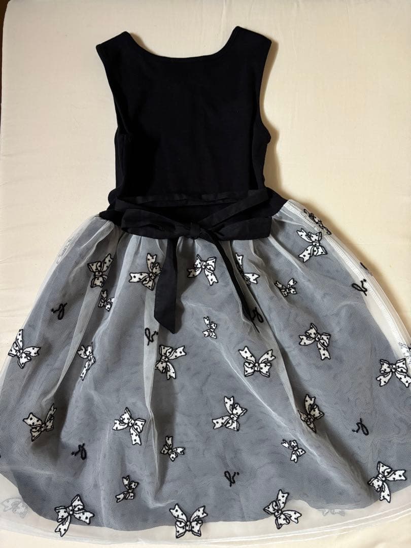 新品　タグ付き　アニエスべー　リボン刺繍ノースリーブワンピース　120cm