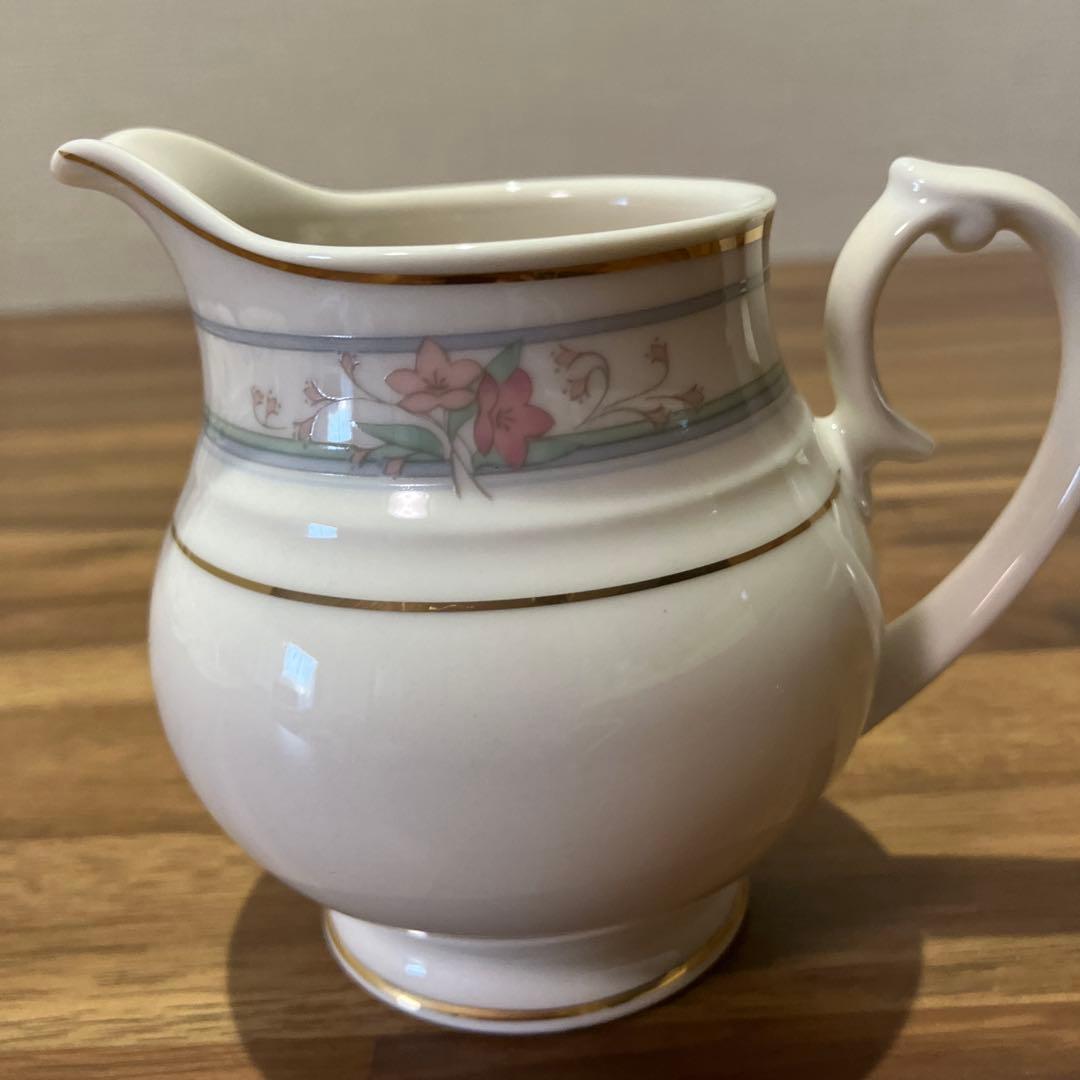 新品未使用　ノリタケ　ディナーフルセット　6人用全40ピース