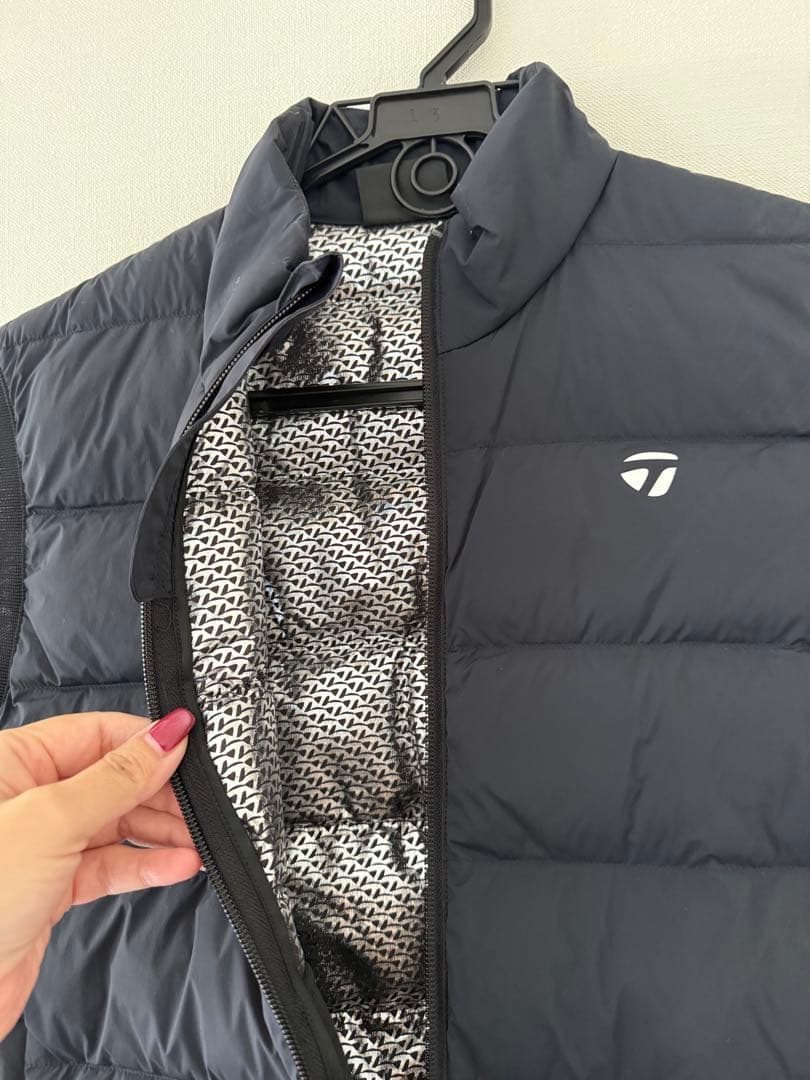 テーラーメイド 中綿ジップベスト M 新品同様