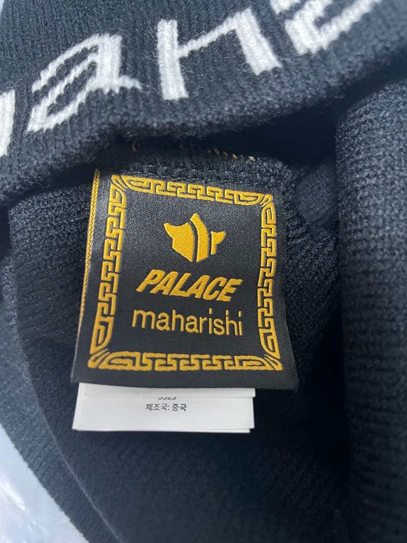 palace黒 ロゴ入り ニット帽