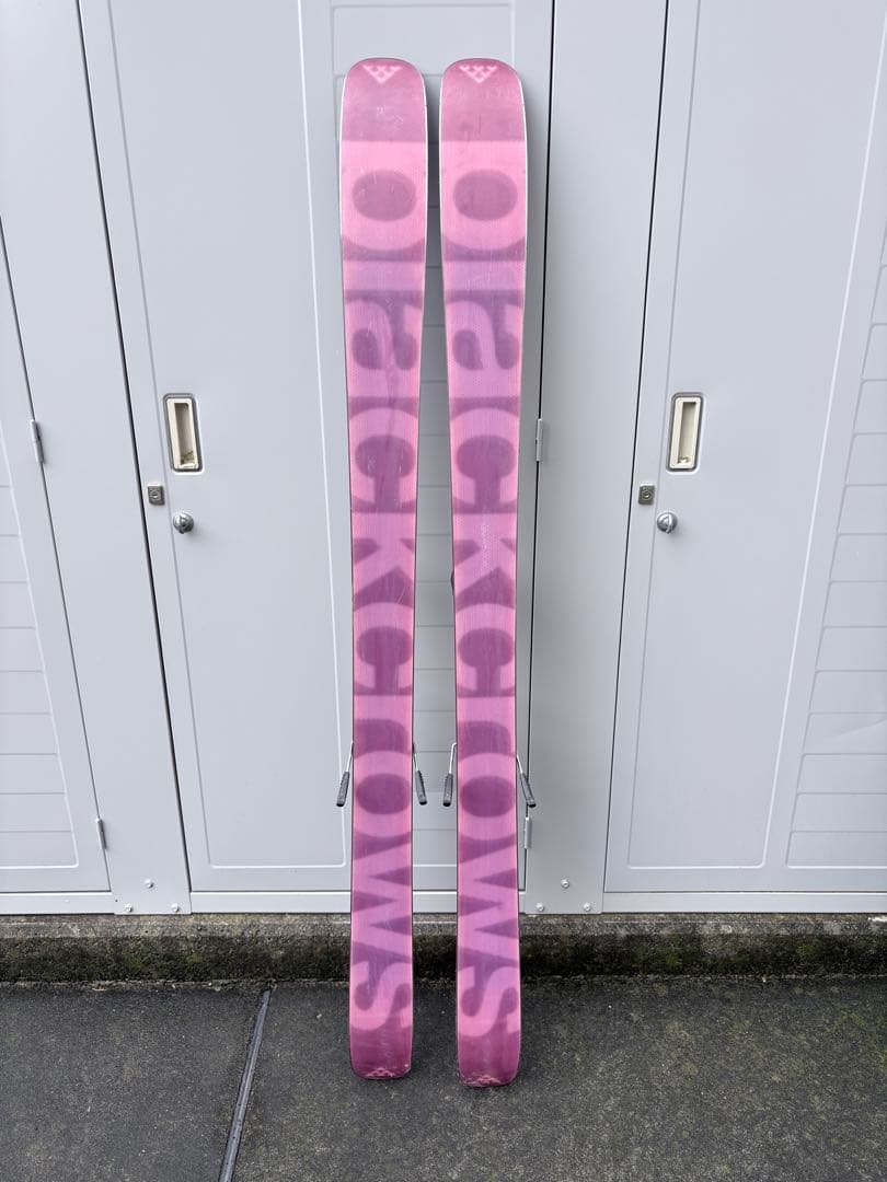 L*1様 black crows スキー板