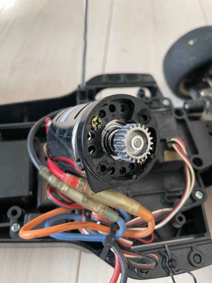 タミヤダートスラッシャーセット（バッテリー、充電器、プロポ、ハイパーモーター付）