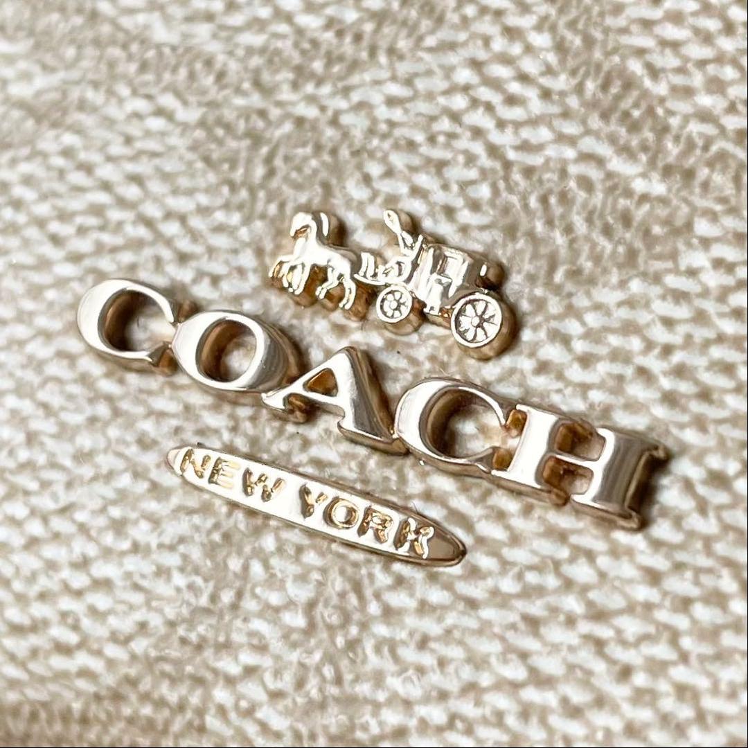 【新品】COACH がさばる財布を持ち歩きたくない時に❤︎ カード・ケース