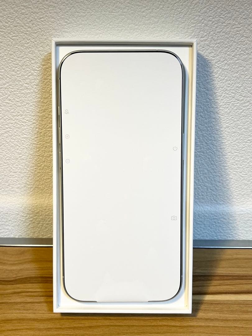 【値下げ相談可】新品未使用　iPhone 16 256GB