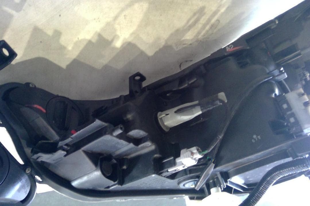 ZVW41 プリウスα 後期 左右 ヘッドライト