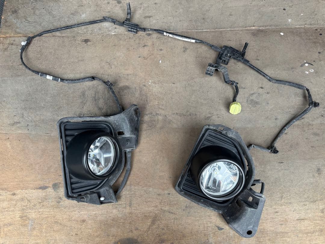 ハイエース 4型 純正フォグランプセット ハーネス・スイッチ付き