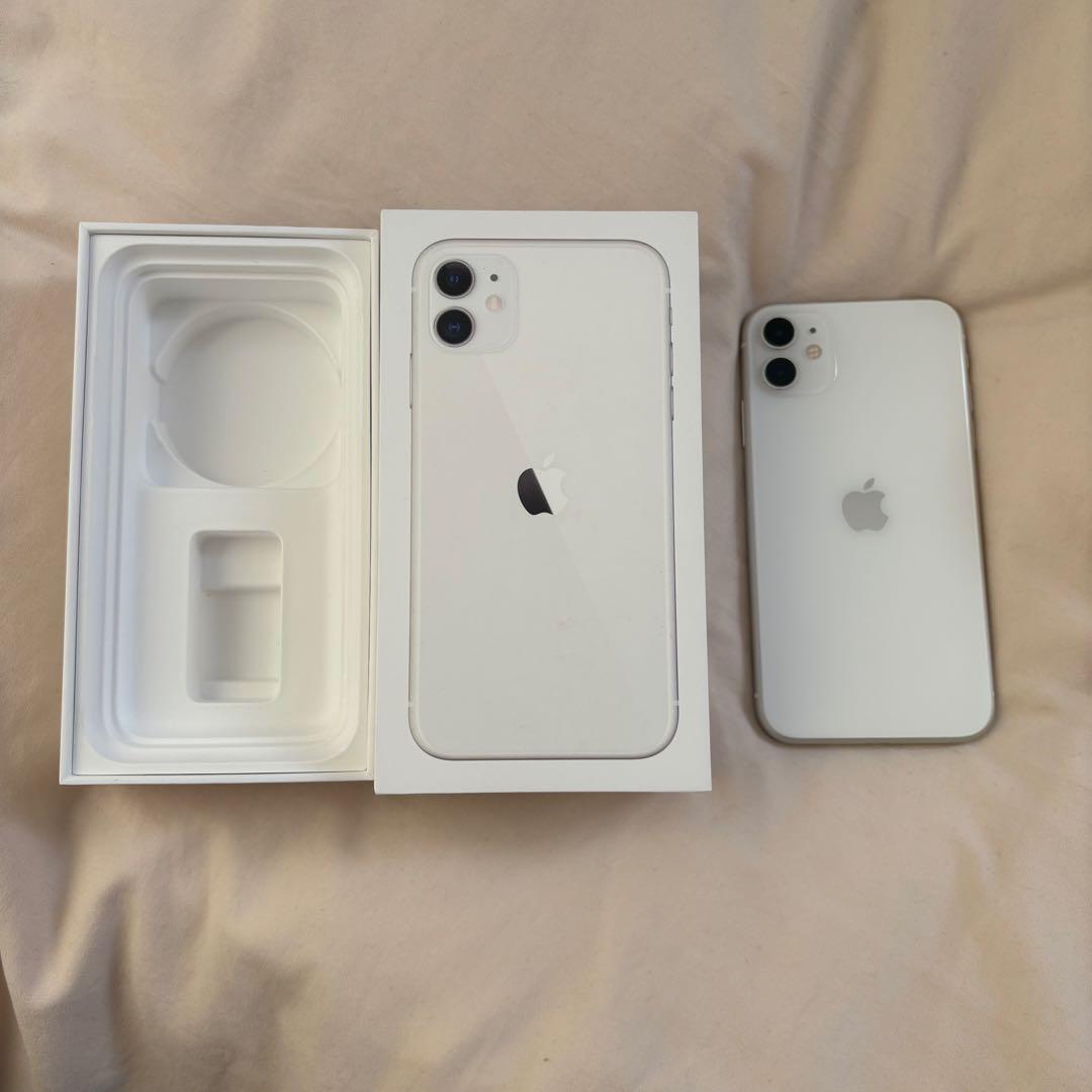iPhone11 ホワイト